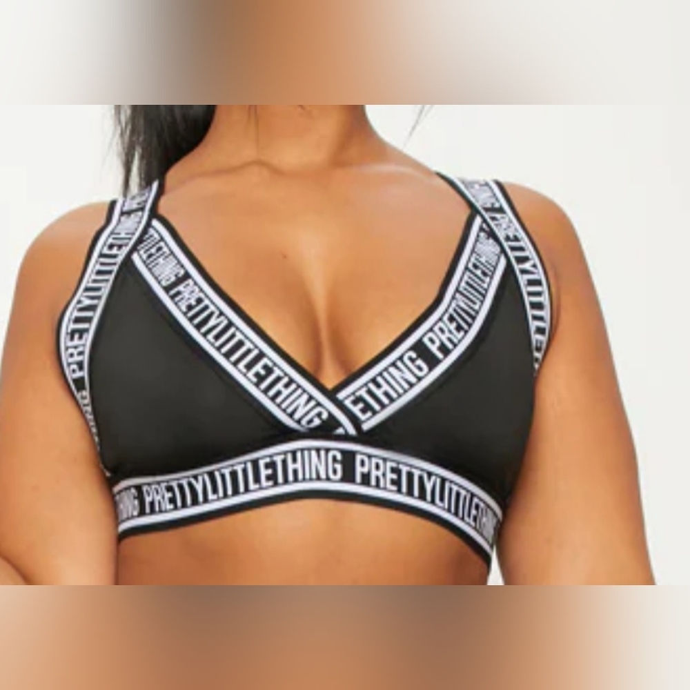 PrettyLittleThing Plus Size Logo Crop Top Black White | NWT | 1X